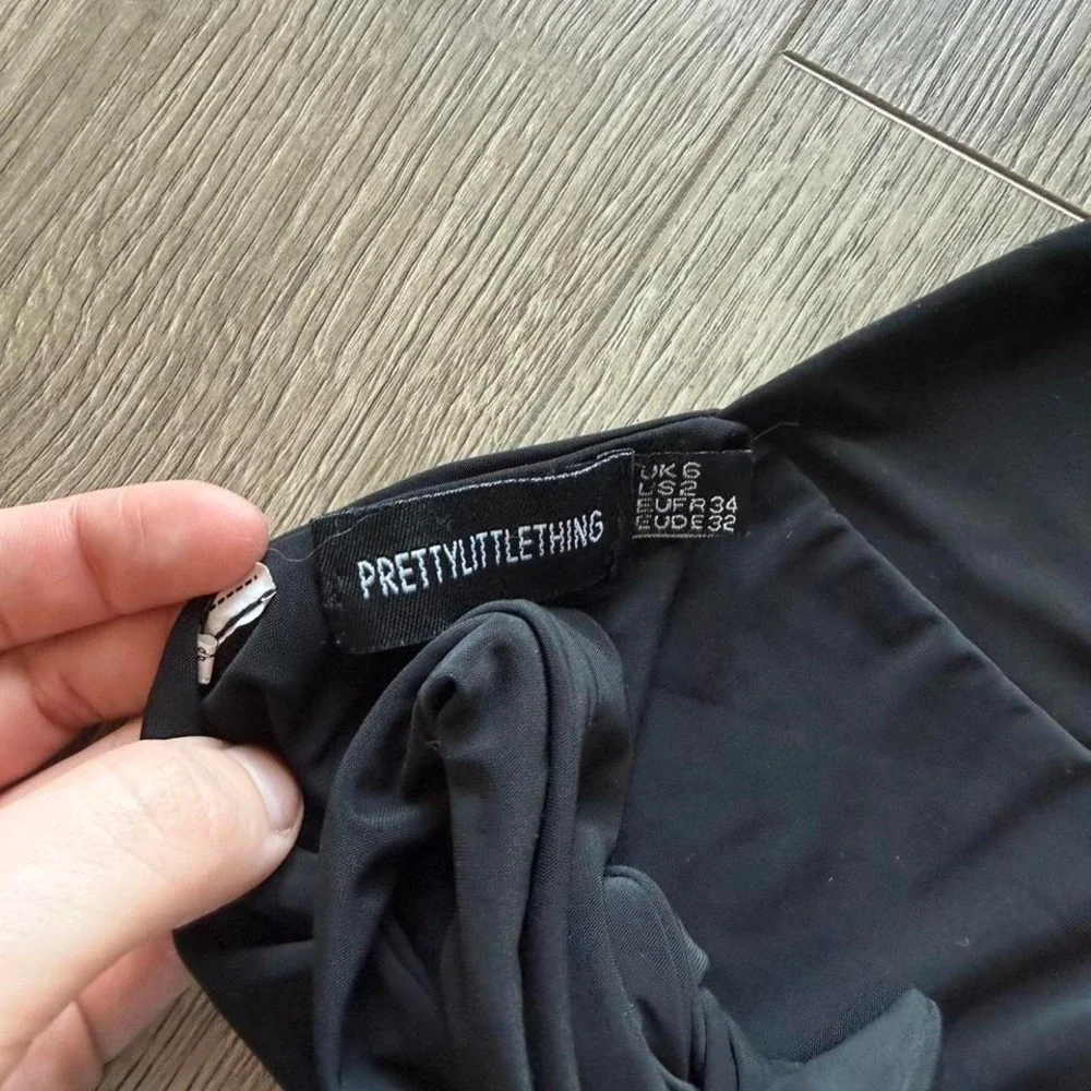 PrettyLittleThing Black Ring Halter Crop Top Tie Back Going Out Top Small - Picture 2 of 3